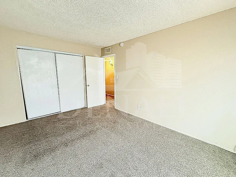 4514 E Riverside St — Photo 10