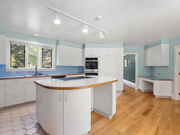5th image of 110 Northfield Rd