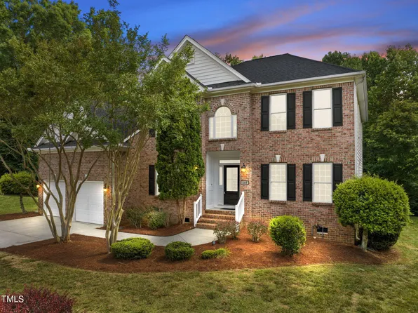 105 Chasbrier Ct, Cary, NC 27518