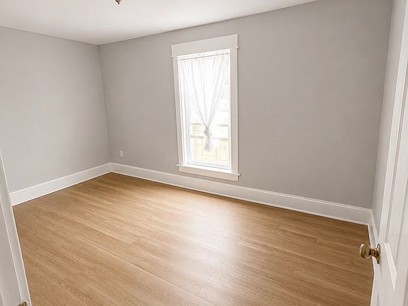 5th image of 428 Amherst St #2