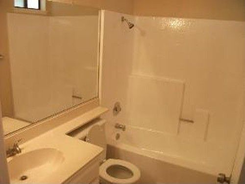 3rd image of 13846 Rockcrest Dr