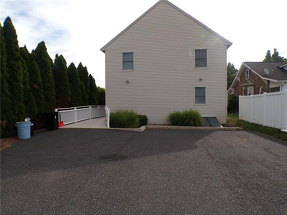4th image of 230 S Main St