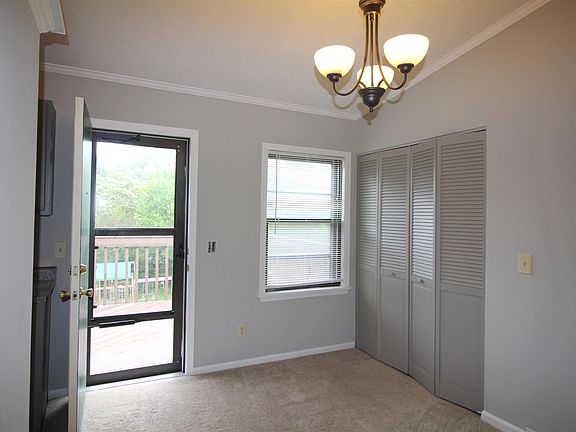 3rd image of 2829 Airwood Dr