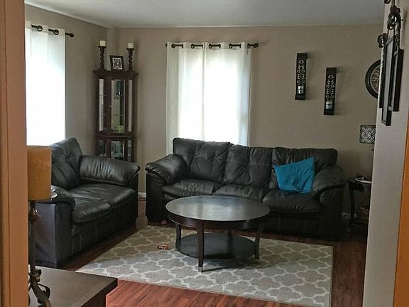 3rd image of 1212 Monticello Park Dr