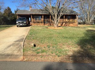 1579 Corral Dr, Hickory, NC 28602