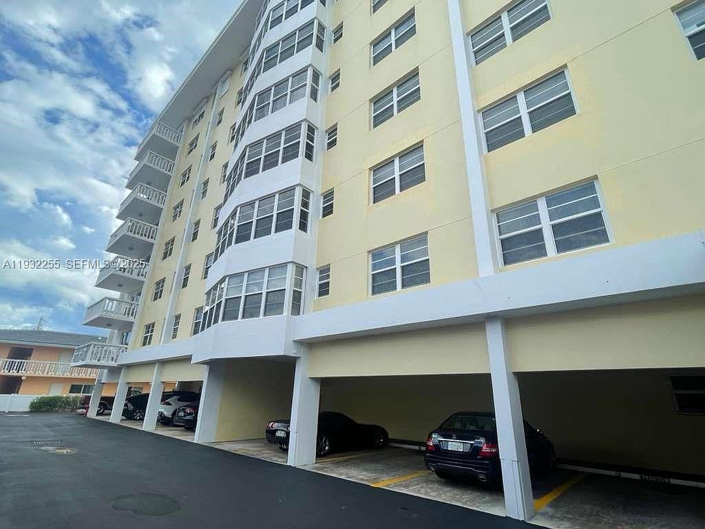 2500 NE 48th Ln APT 301
