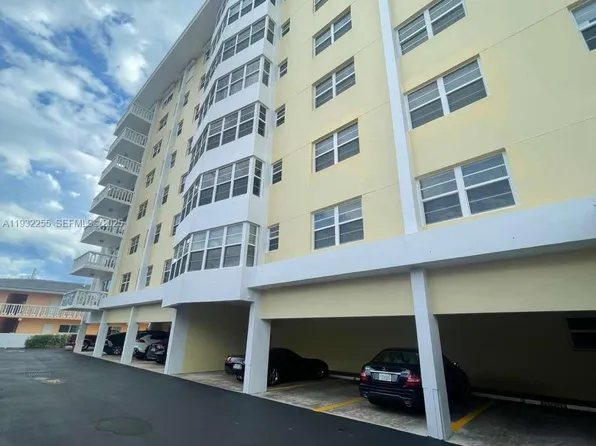 2500 NE 48th Ln APT 301, Fort Lauderdale, FL 33308