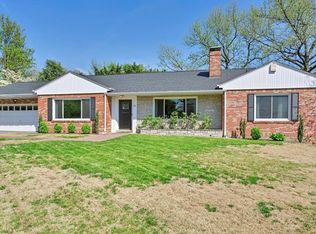 348 N Price Rd, Saint Louis, MO 63124