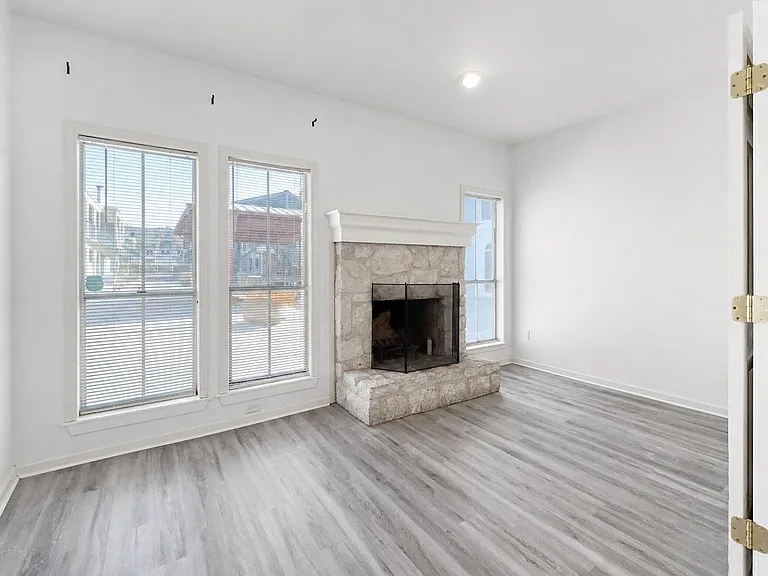2529 Rio Grande St #91 — Photo 6