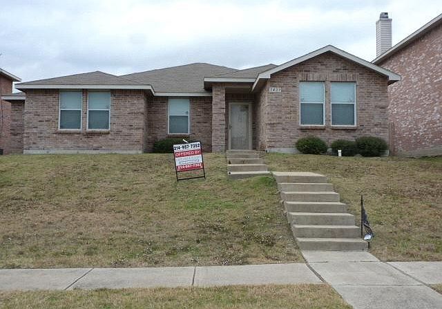 1st image of 1423 Honey Bee Ln