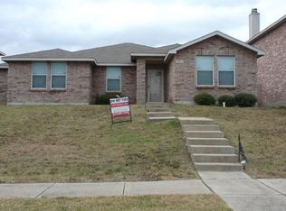 1423 Honey Bee Ln, Lancaster, TX 75134