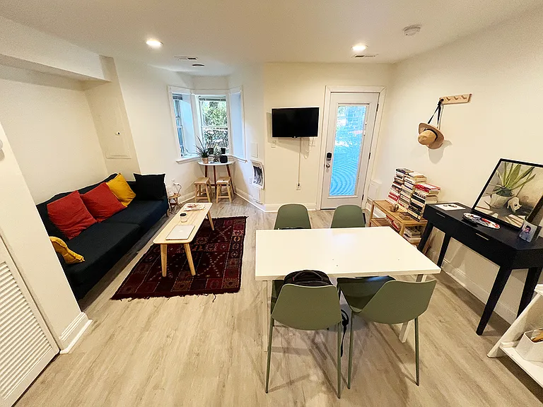 53 R St NW #B — Photo 7