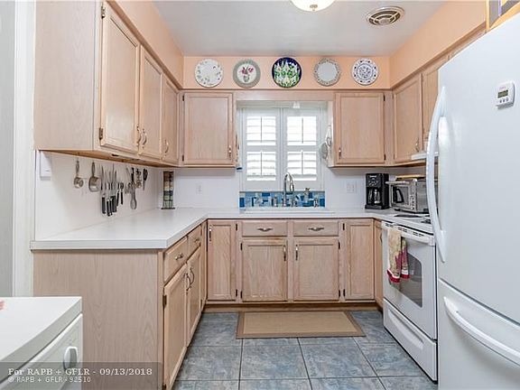 3rd image of 50 NE 47th St