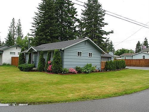 Darling 3 bed/2 bath rambler on lg. corner lot.