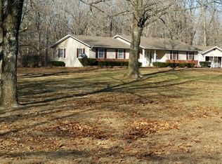 16929 N Miller Lake Ln, Mount Vernon, IL 62864