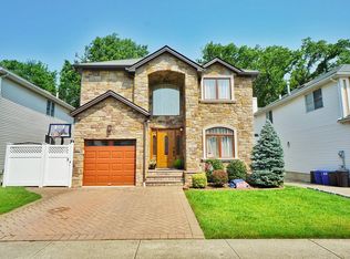 42 Covington Cir, Staten Island, NY 10312