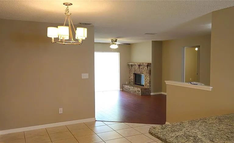 407 Whitewing Cir — Photo 4