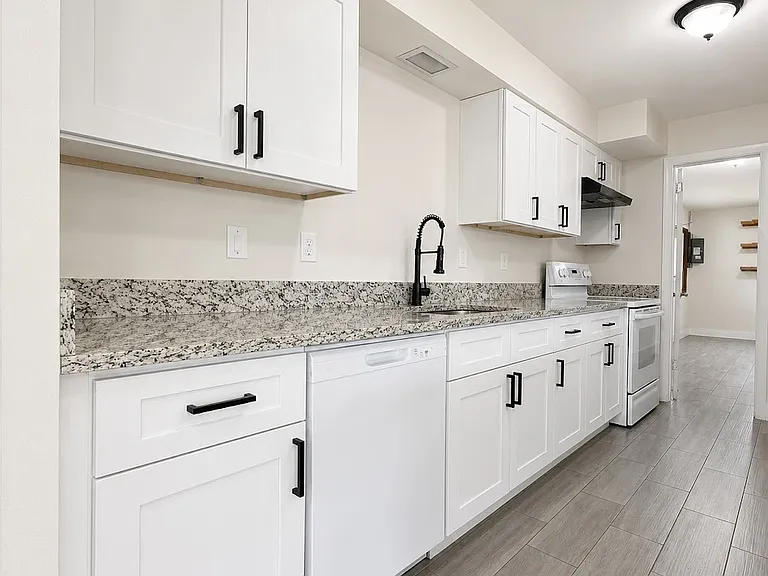 800 Willow Dr — Photo 5