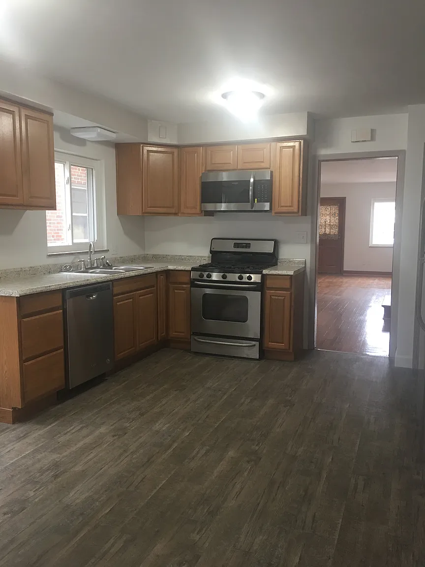 3161-3163 Indianola Ave photo 1