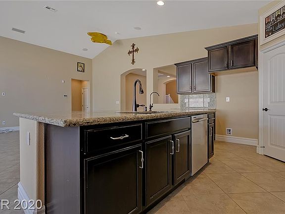 4th image of 620 House Blend Ln