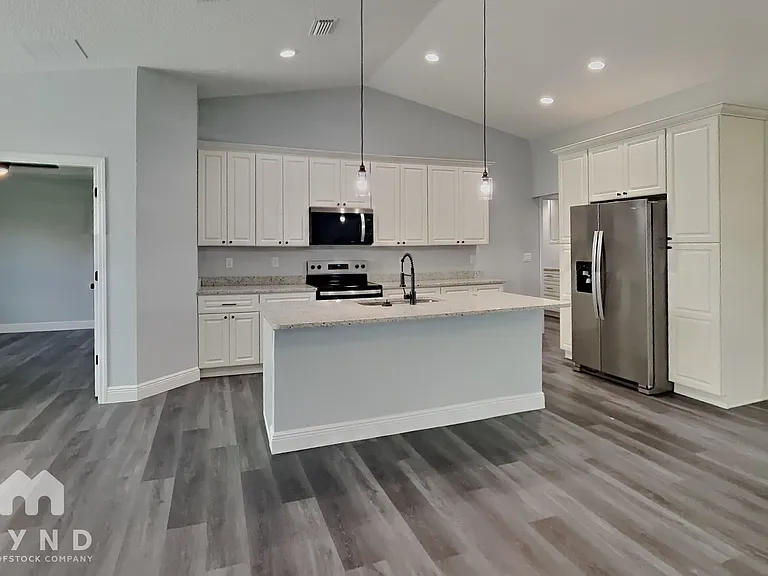 55 NW 45th Loop — Photo 3