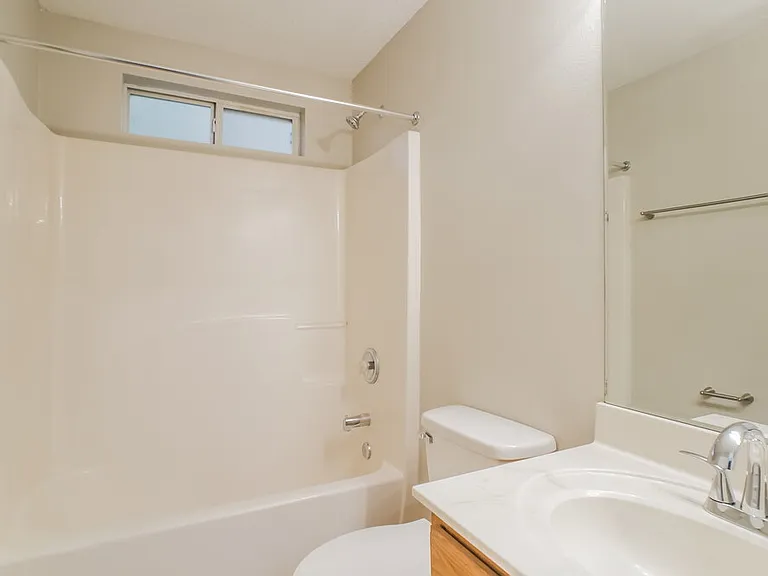 1653 Austin Ln — Photo 16