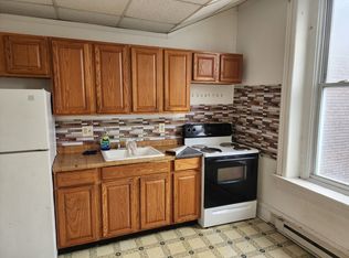 323 N 8th St FLOOR 2, Lebanon, PA 17046