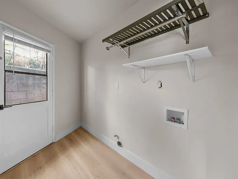 4958 N Maywood Ave #1A — Photo 16