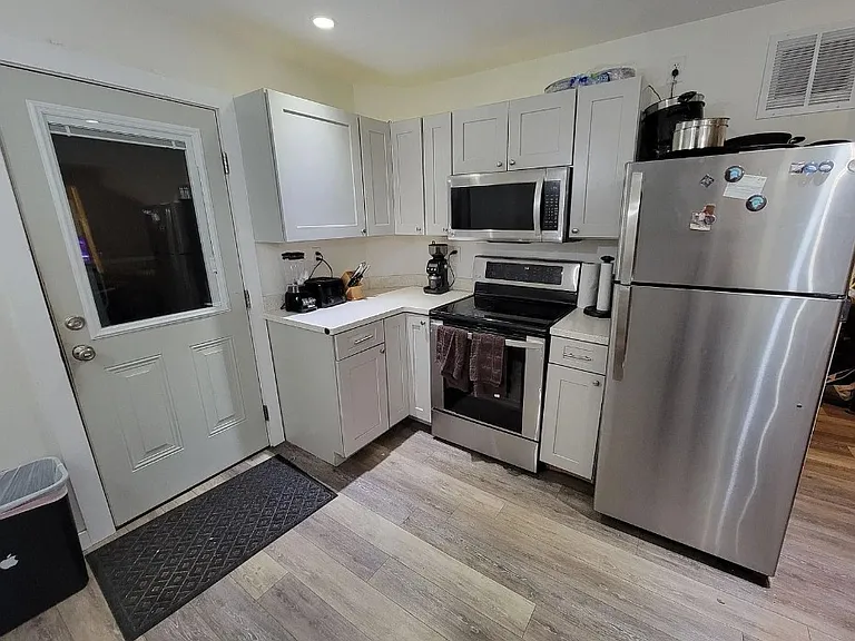 229 W Ohio St — Photo 2
