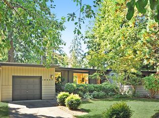 19057 21st Ave NE, Lake Forest Park, WA 98155