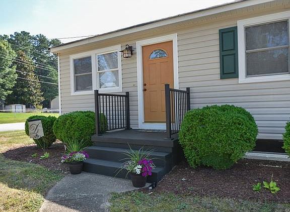 3rd image of 1105 Kingsport Ln