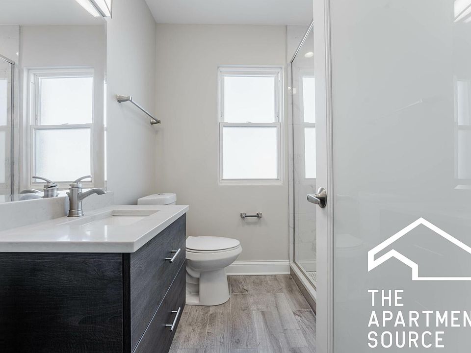 1st image of 1432 W Farragut Ave #2
