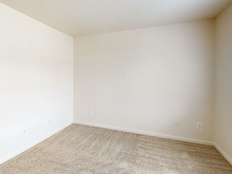 Lyons Gate Apartments — Photo 21
