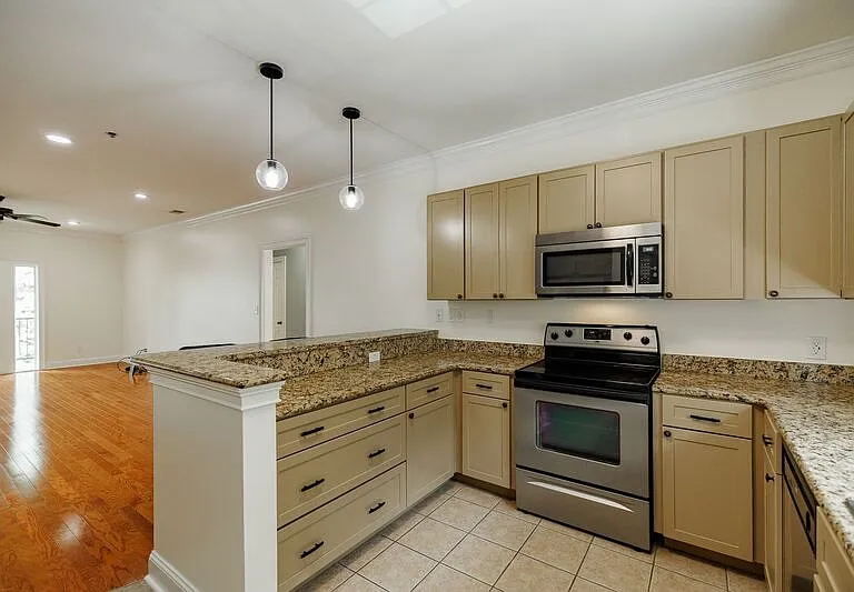 350 Wood Lake Dr #24 — Photo 18