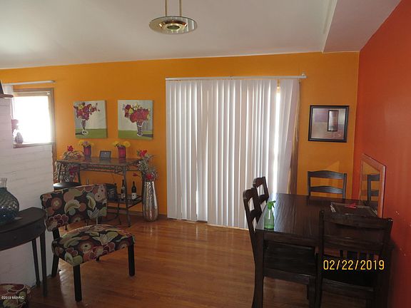 4th image of 2748 Raymond Ave SE