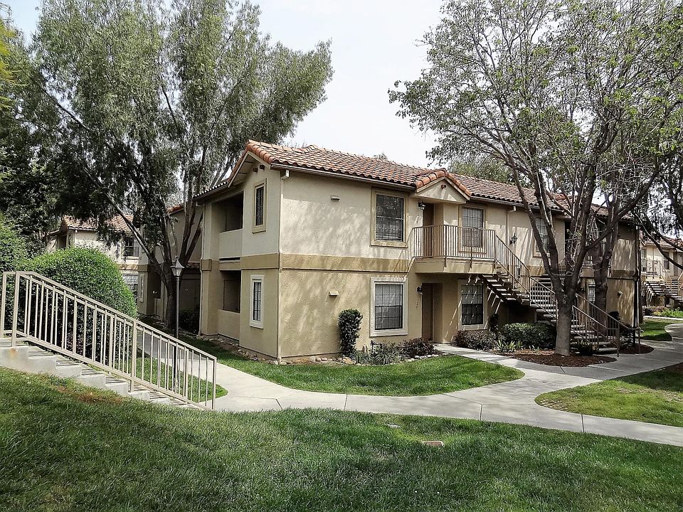 1st image of 10373 Azuaga St
