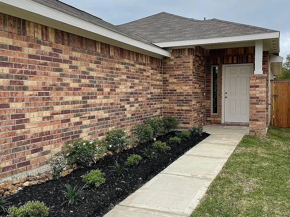 3 bed, 2.0 bath, 1252 sqft, $1,700 — Photo 1