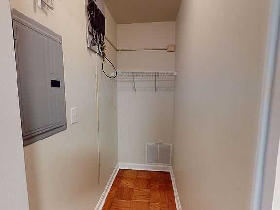 5th image of 102 Wickham Way #T4