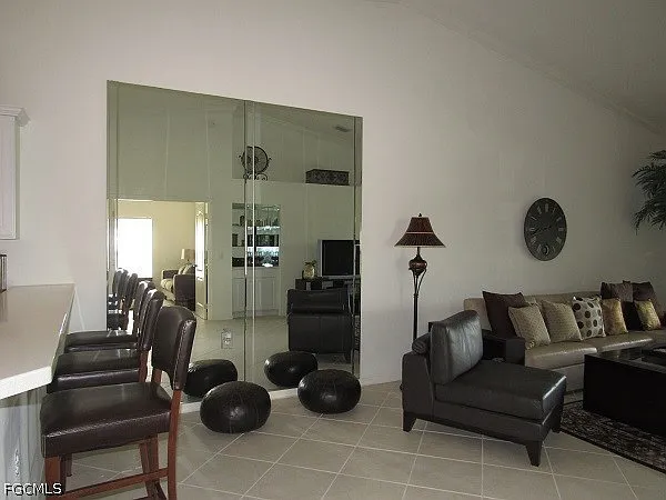 2 bed, 2.0 bath, 1662 sqft, $7,000 — Photo 3