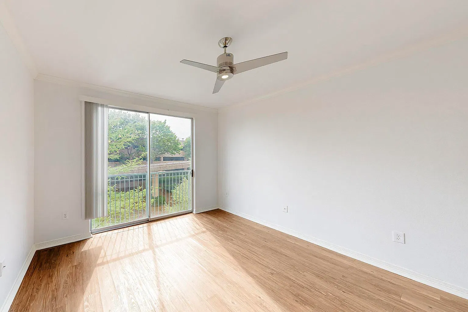 1 bed, 733 sqft, $1,800 — Photo 1