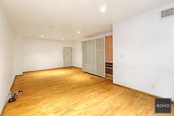 Rented by Bond New York | media 2