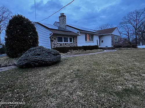 499 W Park Ave Photo 1
