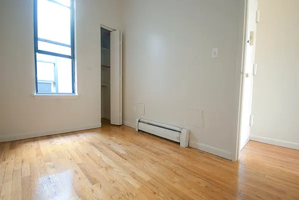 Rented by DSA Realty Midtown West | media 18
