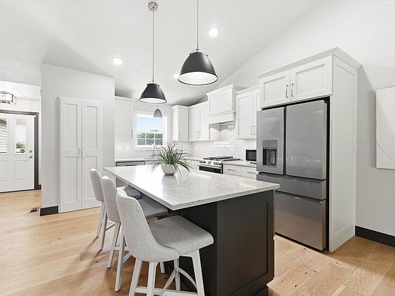4th image of 1865 Southbridge Rd