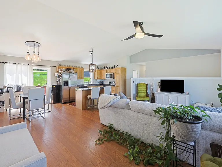 72 Frost Hill Ave — Photo 13