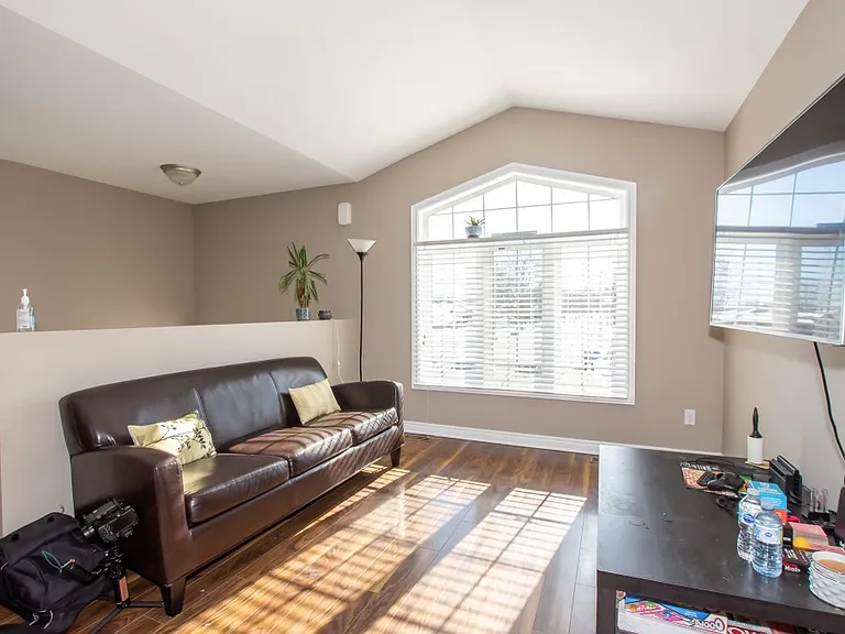10 Trent Ave — Photo 7