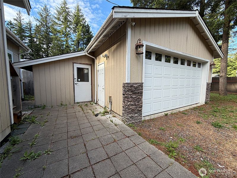 4th image of 8595 Golden Valley Drive