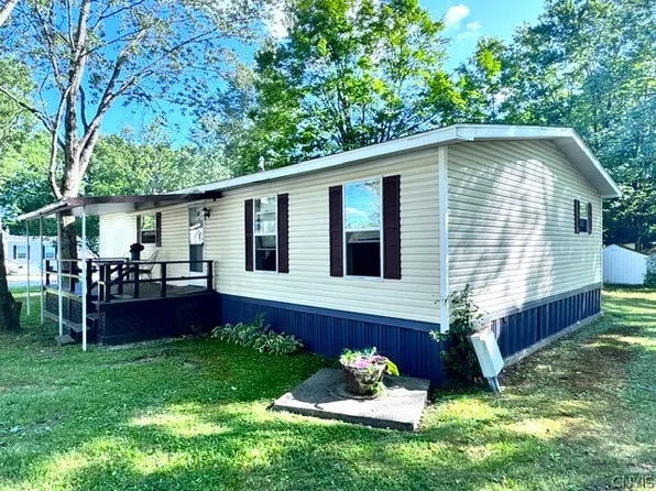 175 Country Rd, Utica, NY 13502