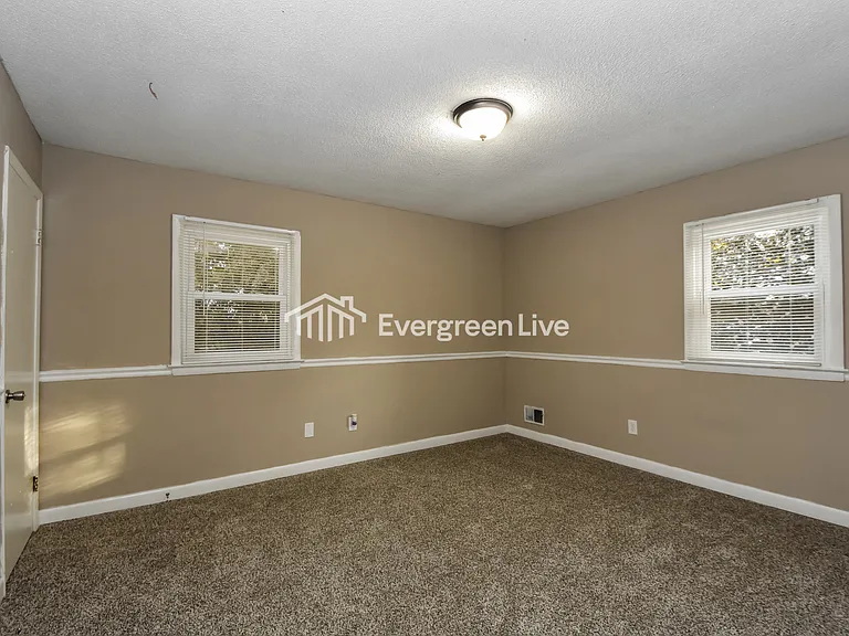 1004 Eastmont Dr — Photo 13