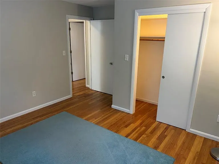 81 Lionel Ave #C — Photo 5